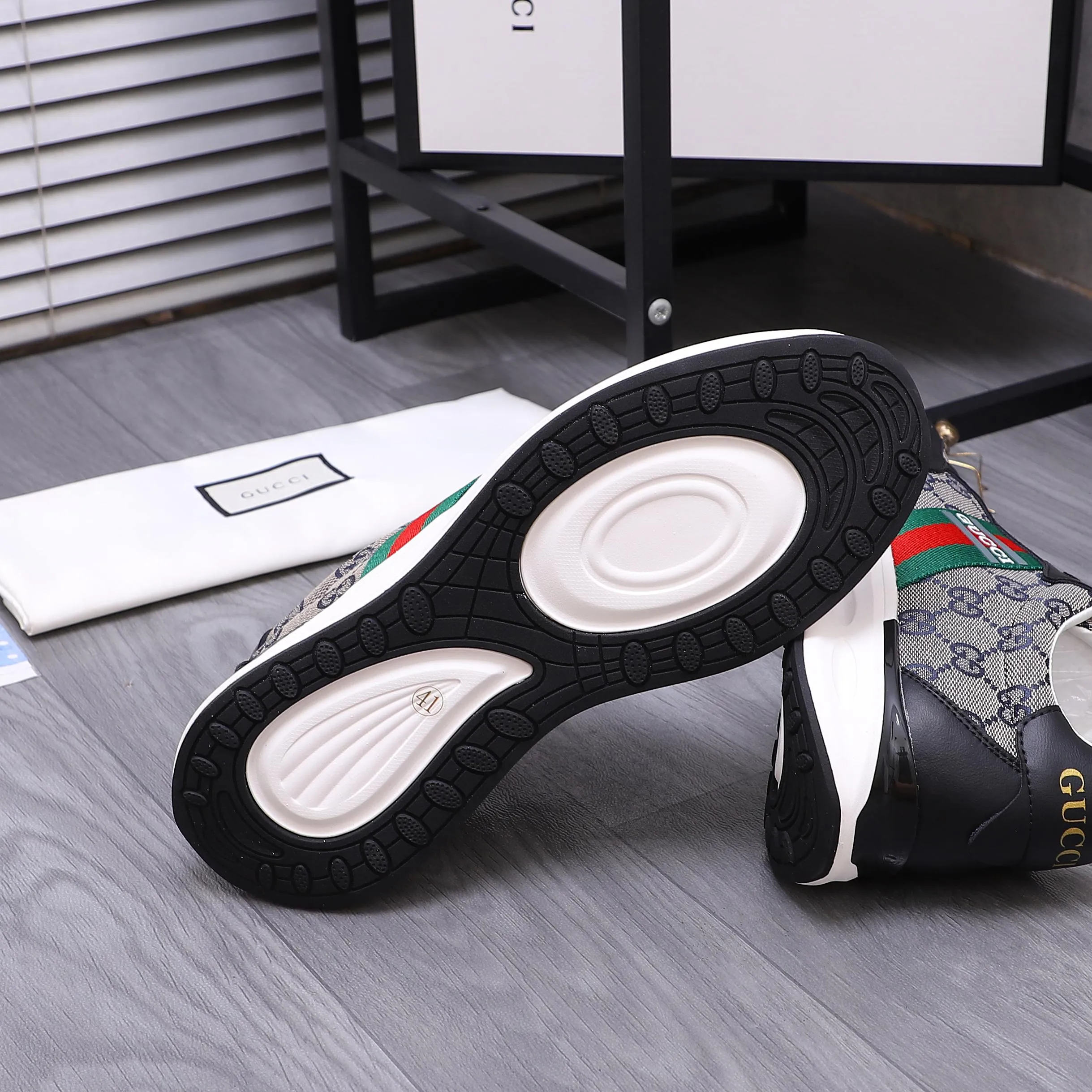 Men's shoes 💰442 Product trademark: GUCCI "Gucci" casual shoes Regular size: 38-45 (45 is custom-made and non-returnable) Product materials: Selected cowhide stitching breathable woven upper, pigskin lining, rubber outsole